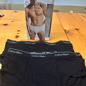 NWT 2 pairs of Calvin Klein briefs